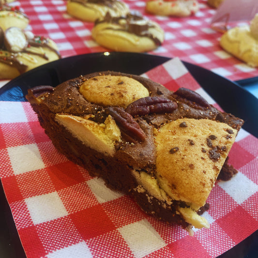 Ici sur la photo retrouvez le Brookie, la recette originale de Kelly's Cookies. Un subtil mélange entre le brownie chocolat et le cookie.