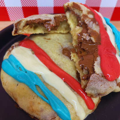 Photo du nouveau cookies coeur Nutella, noisettes et nappage chocolat blanc. Célébrons chaque victoire avec les équipes de France. Un cookie pour les gourmands et les fans d'événements sportifs